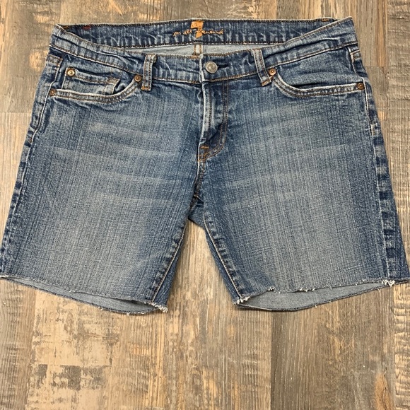 Shorts - Picture 3 of 7